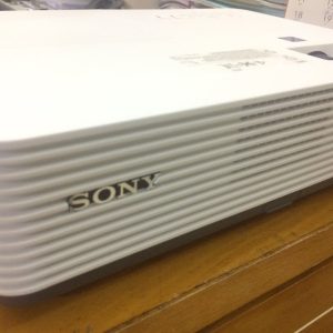 Máy chiếu SONY VPL-DX240 mới 98%