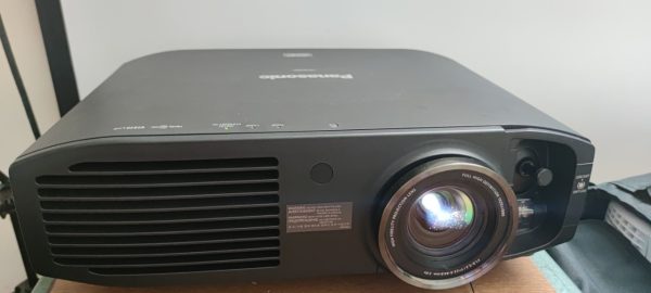 Máy chiếu Panasonic PT-AE7000