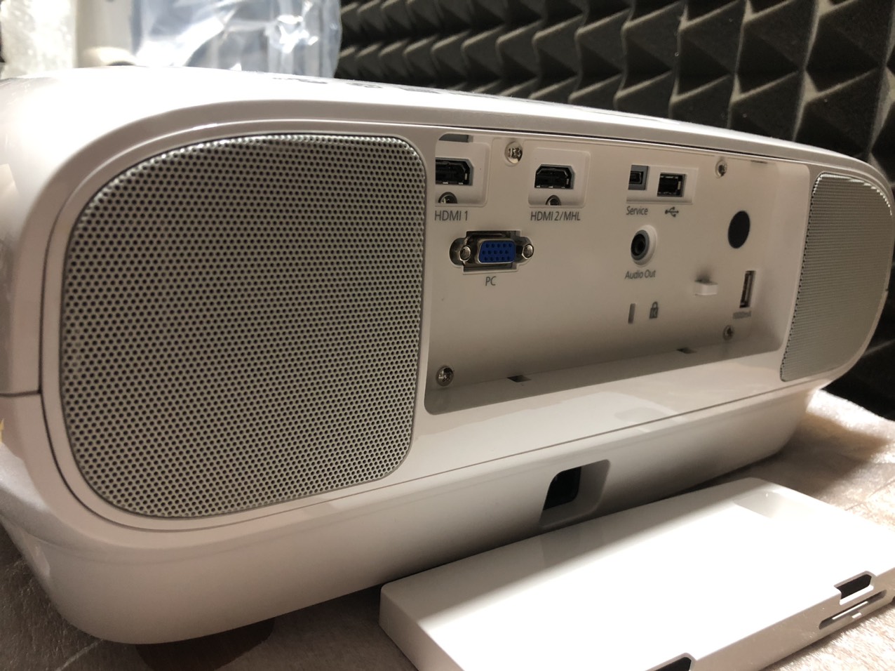 Máy chiếu EPSON EH-TW6700W Full HD 3D - Ảnh 2