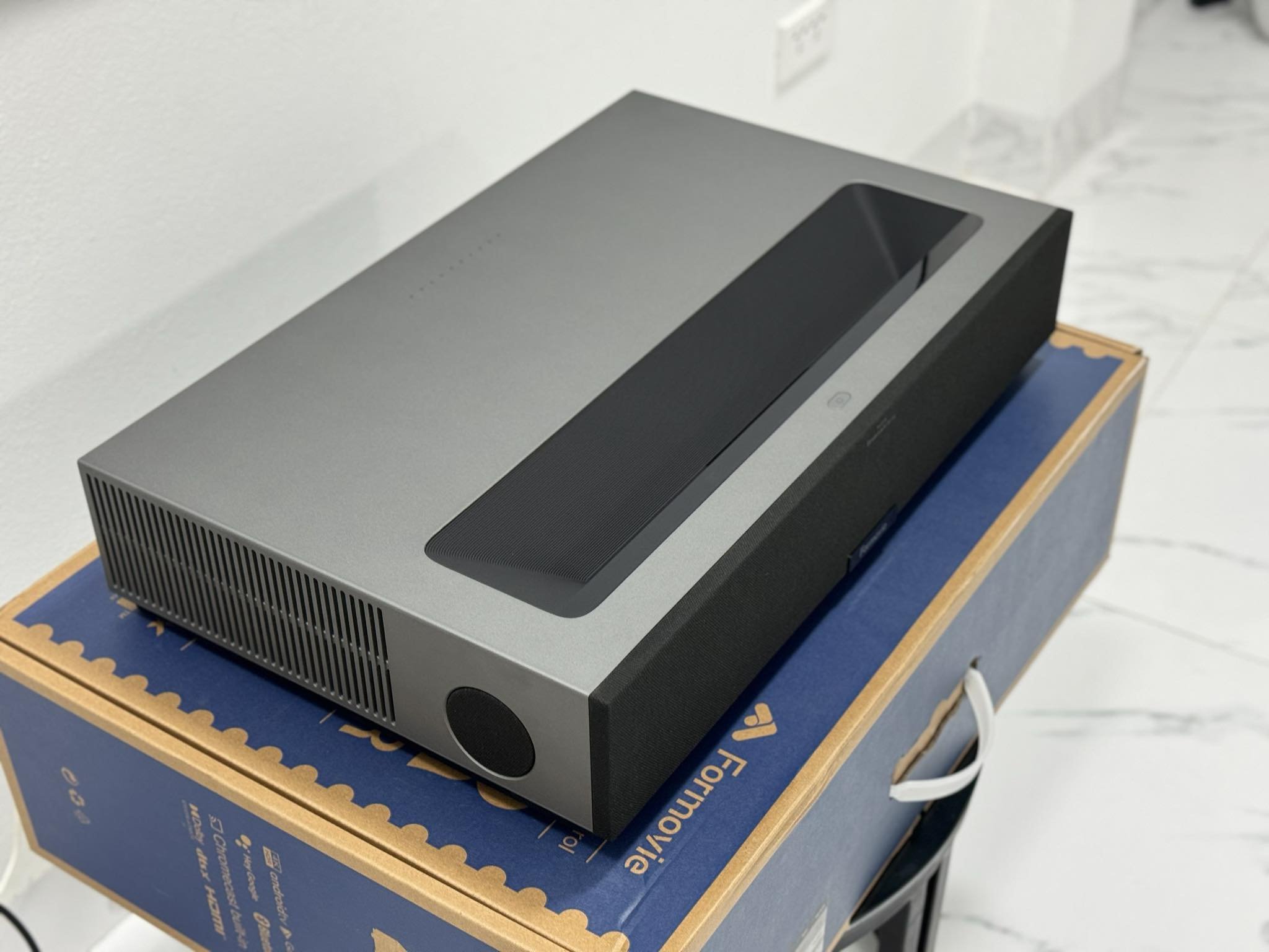 Máy chiếu siêu gần 4K Formovie T1 (bản quốc tế)