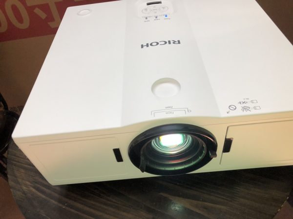 Máy chiếu Laser Full HD Ricoh PJ WUL5670 (likenew)