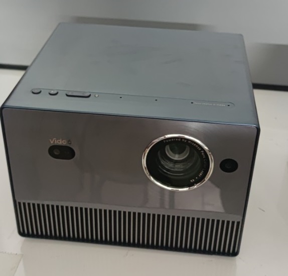 Máy chiếu Hisense Vidda C1