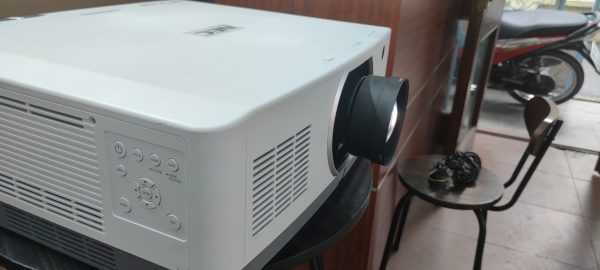 Máy chiếu NEC PA703ULJL