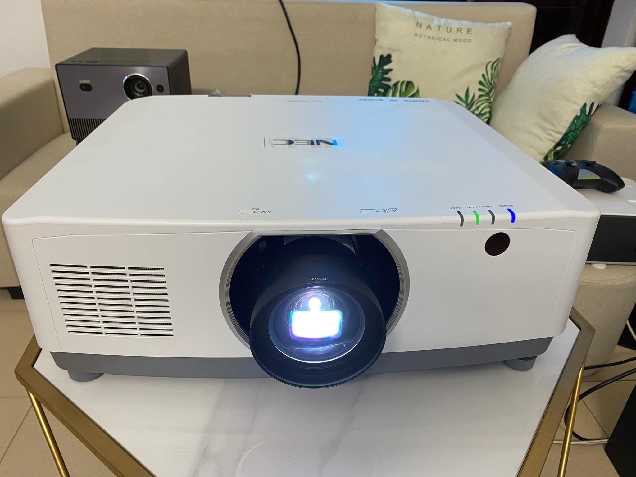 Máy chiếu Laser NEC NP-PA653UL full HD (Likenew 98%)