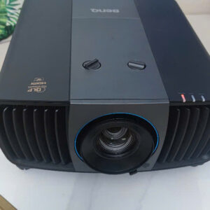 Máy chiếu Laser BenQ LK970 Like new
