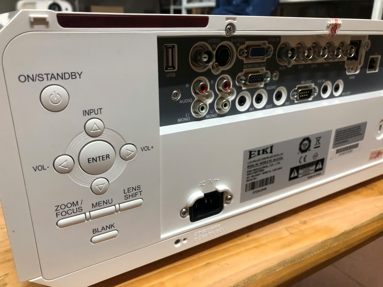 Máy chiếu Eiki EK-512X Like New - Ảnh 3