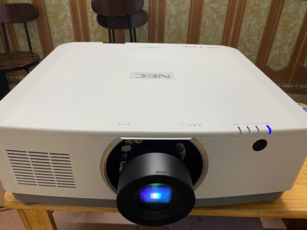 Máy chiếu Laser Nec PA803UL (Likenew 99%)