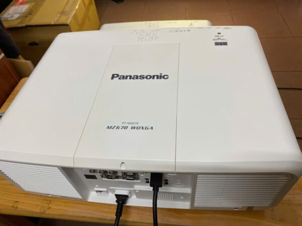Máy chiếu Laser Panasonic PT-MZ670 Full HD (likenew) - Ảnh 4